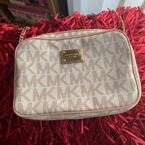 Michael Korea crossbody